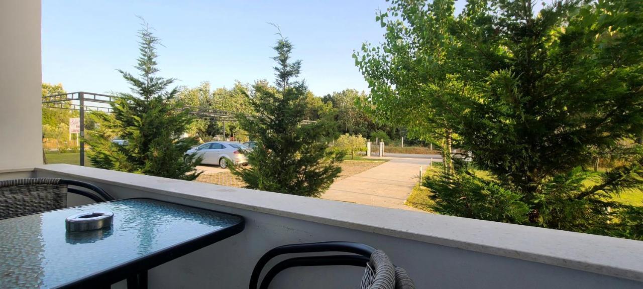 Riviera Inn Apartments Улцинь Экстерьер фото