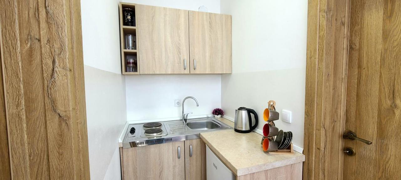 Riviera Inn Apartments Улцинь Экстерьер фото